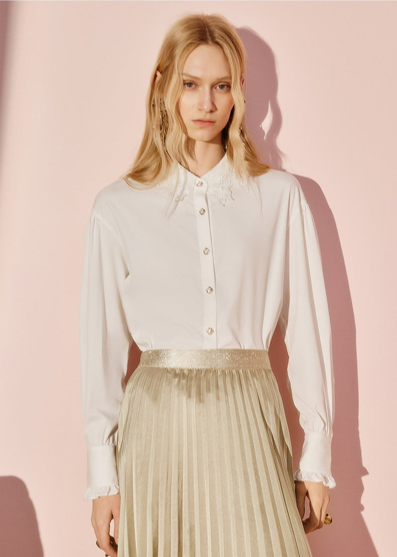 Embroidered Neck Loose Long-sleeved Top